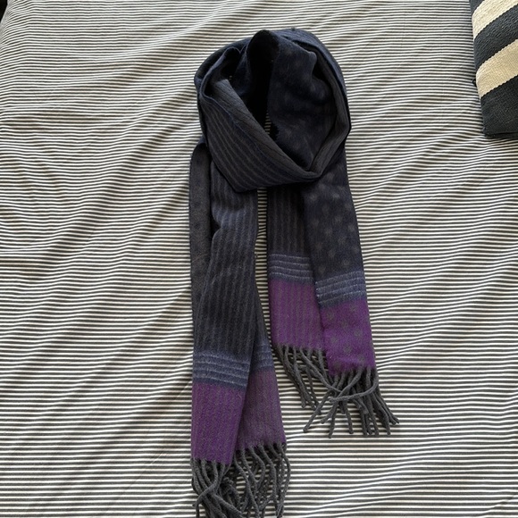 Wool Scarf - Picture 4 of 4